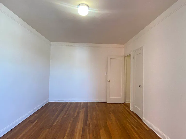 9216 Whitney Ave #305 — Photo 6