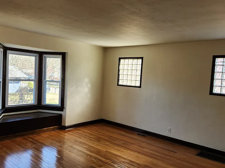 1115 Reale Ave — Photo 15