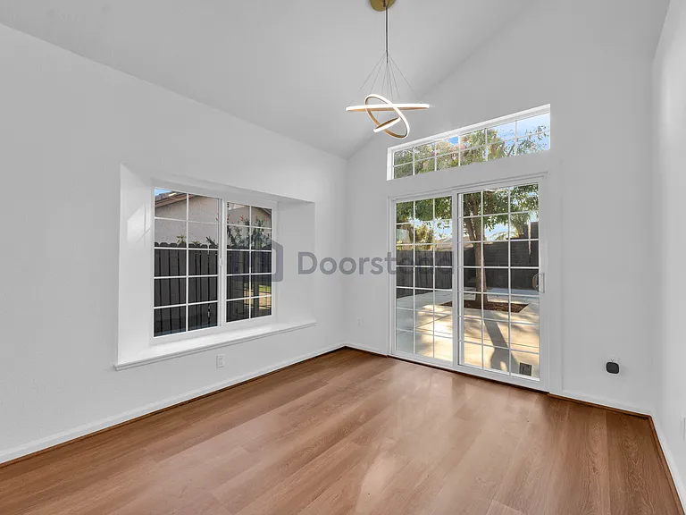 26150 Coronada Dr — Photo 10