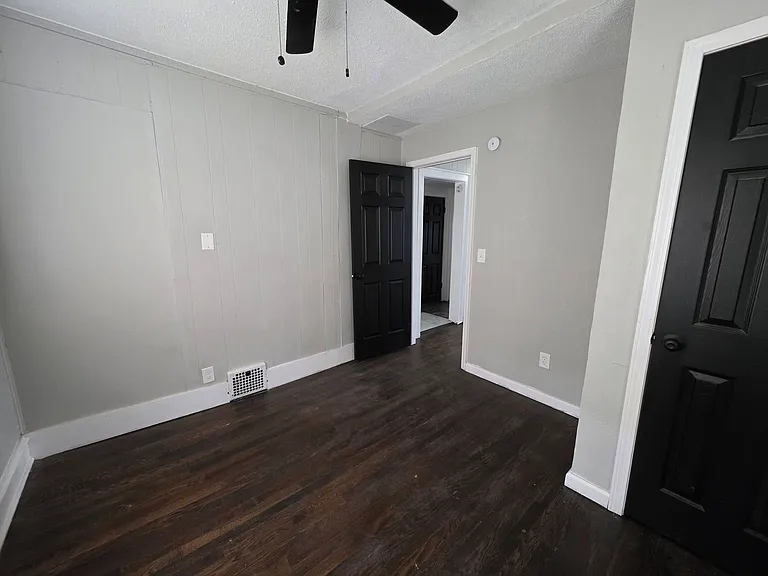 3726 Indiana Ave — Photo 9