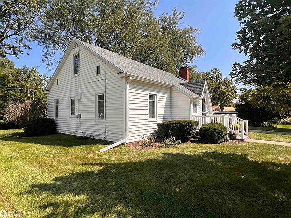 4th image of 913 E Adams Ave