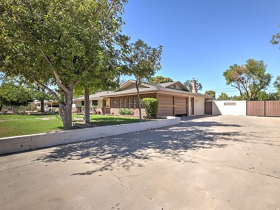 3rd image of 612 E Loma Vista Dr