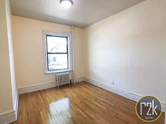 Rented by Realty 2000 Corp | media 8