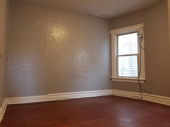 3rd image of 216 Park Ave