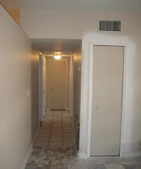2132 Riviera Dr — Photo 23