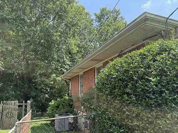 2nd image of 135 5th Ave
