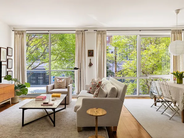 211 N 5th St APT 2A, Brooklyn, NY 11211