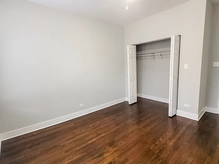 5527-5537 S Everett Ave — Photo 4