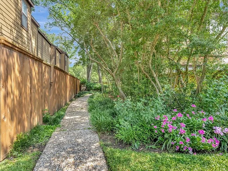 11711 Memorial Dr #135 — Photo 37