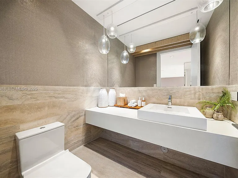 102 24th St #Penthouse 1718 — Photo 51