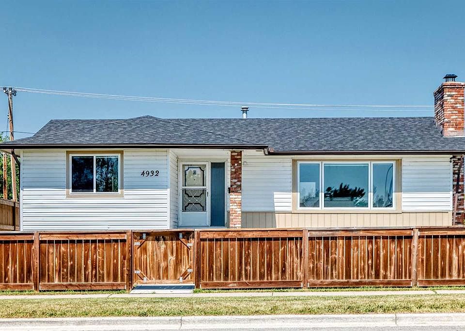 1st image of 4932 S Rundlehorn Dr NE