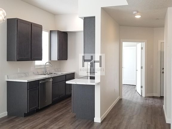 3rd image of 209 Hickory St #102