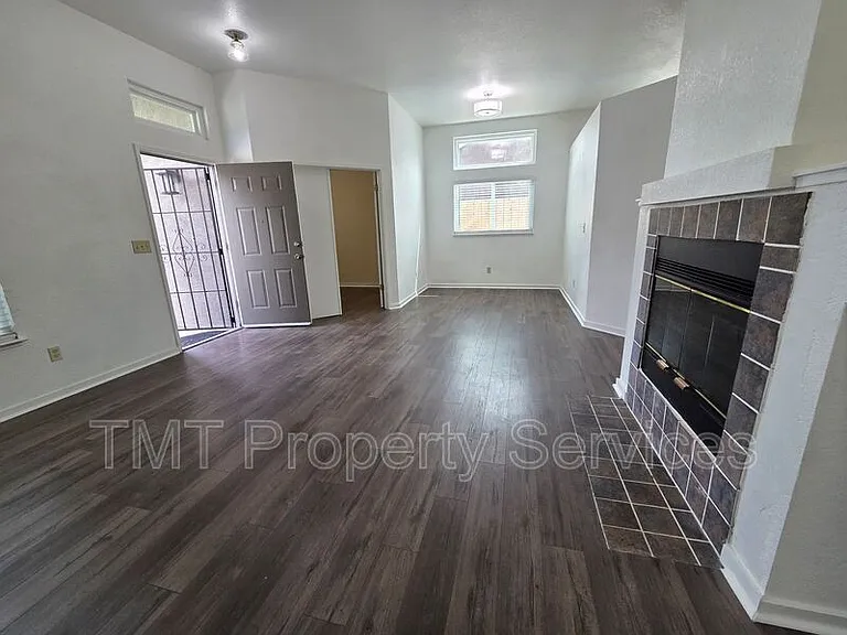 2234 Wall St — Photo 15
