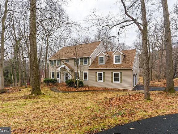 2nd image of 16 Wild Forest Dr