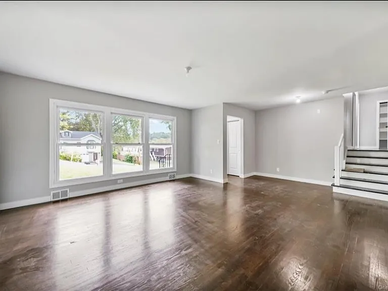 3 Mid Oaks Dr — Photo 8
