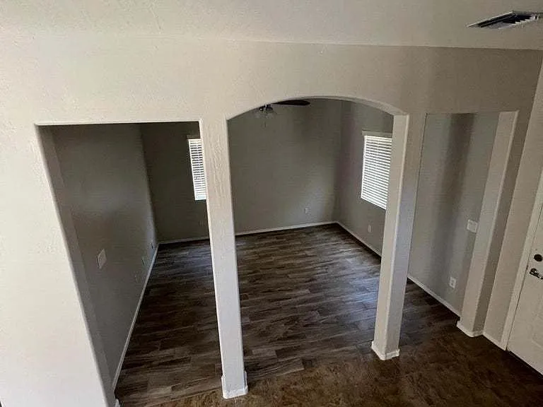 4661 E Laurel Ave — Photo 1