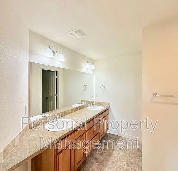 2406 NE 130th Ave — Photo 17