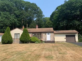118 Valley Crest Rd, Rochester, NY 14616