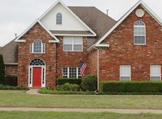1331 S River Meadows Dr, Fayetteville, AR 72701