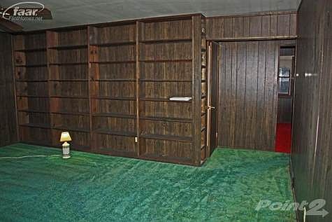 3rd image of 7052 Fairgrove Dr