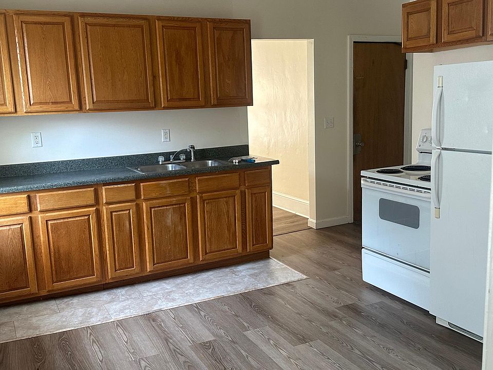 Eat in Kitchen - Will update photo showing new appliances ASAP