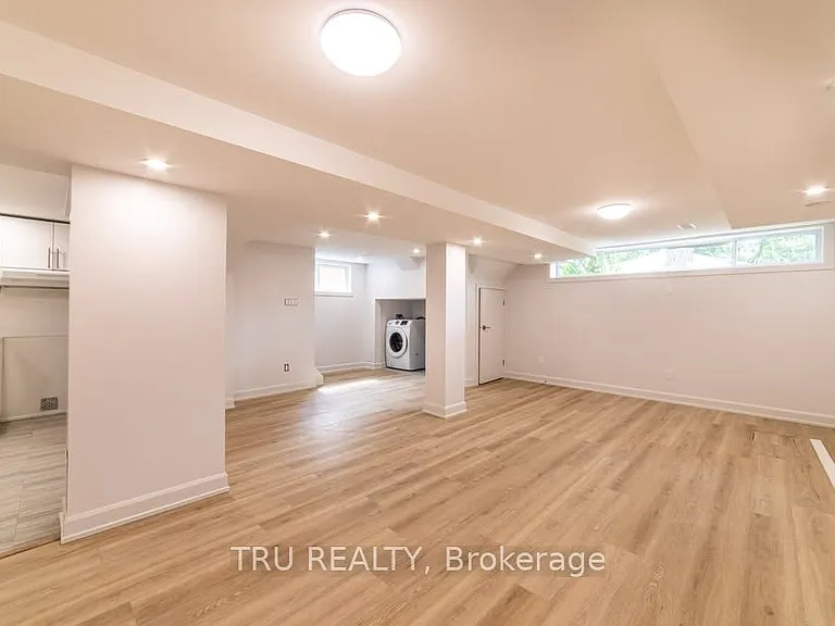 2424 Iris St #B — Photo 6