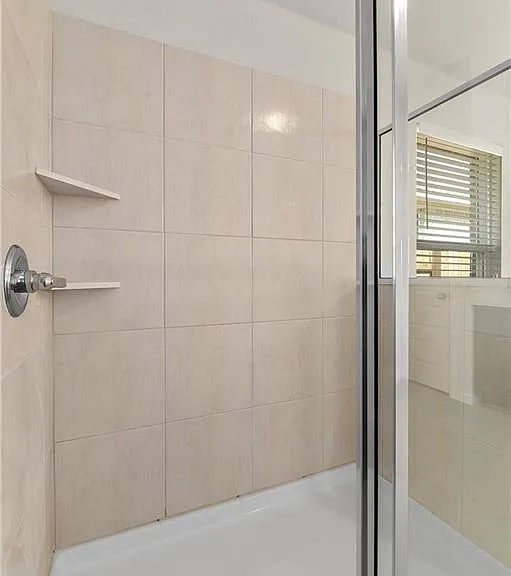 113 Thurston Dr — Photo 30