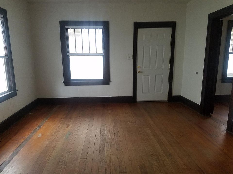 1st image of 808 S Ellis St