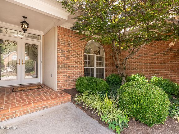 2nd image of 501 Glen Ives Way