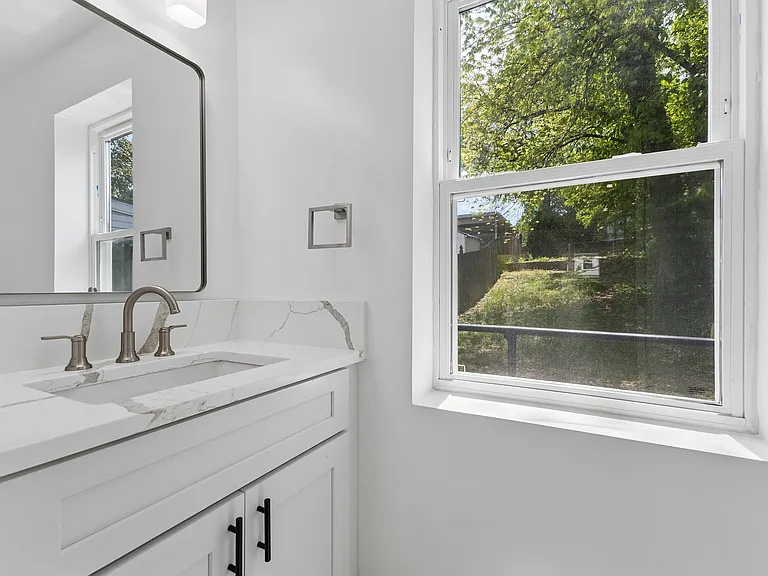 4627 H St SE — Photo 18