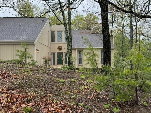 5965 Lakemont Dr, Roanoke, VA 24018