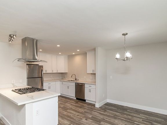 3rd image of 2855 Unicornio St APT C