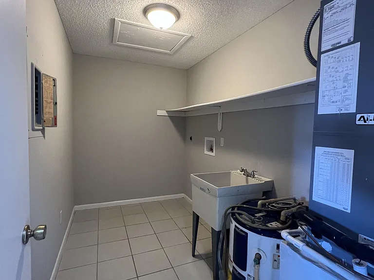639 SE 13th Ave #120 — Photo 14