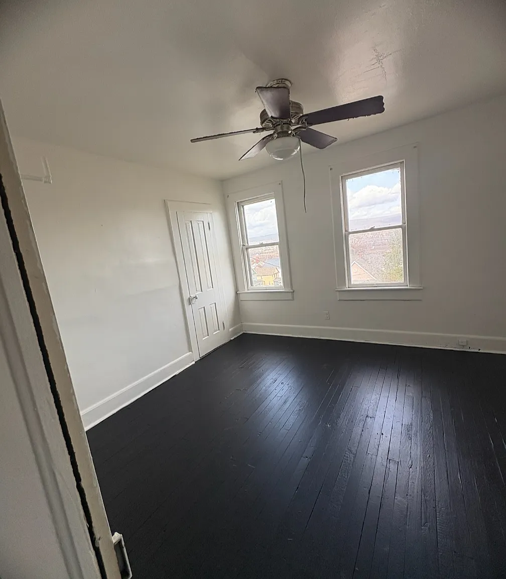 623 Crown Ave — Photo 4