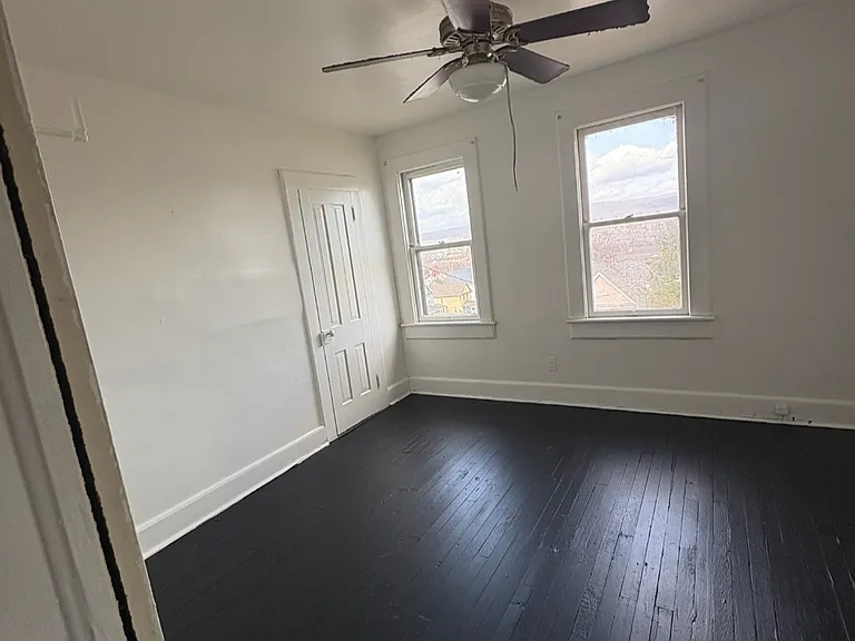 623 Crown Ave — Photo 4