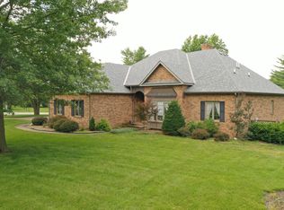 415 Meadowlake Dr, Mexico, MO 65265