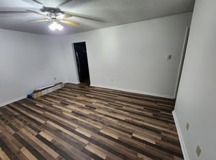 13 Maple St, Seven Valleys, PA 17360