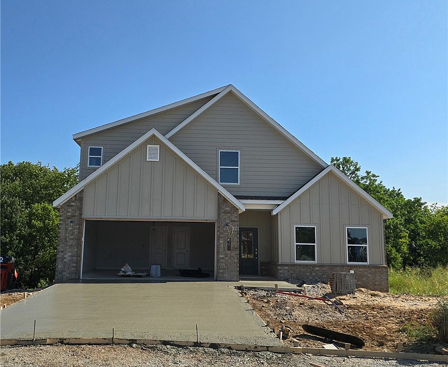 1st image of 301 W Hondo St