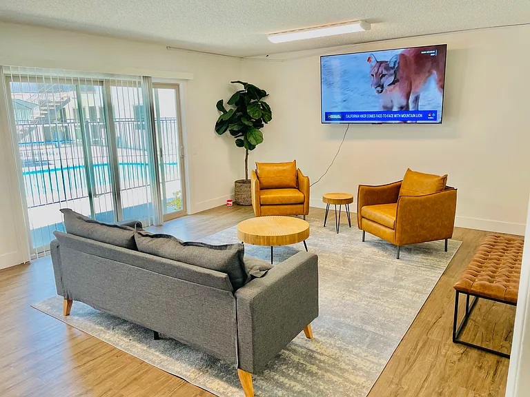 Riviera Apartment Homes — Photo 16