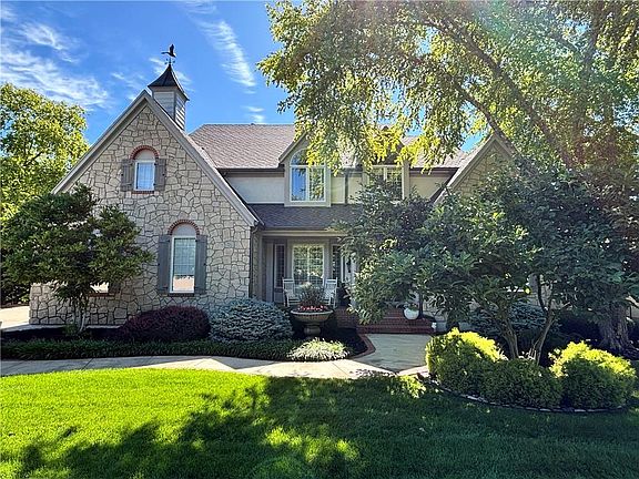 4th image of 14107 Manor Dr