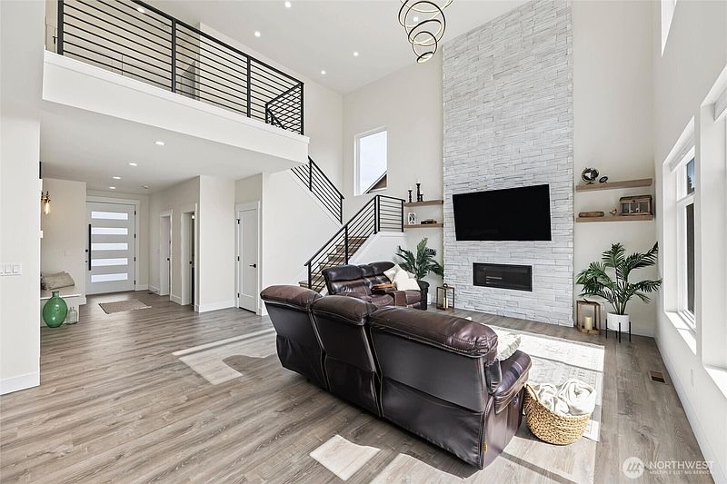 4th image of 8560 Siena Court
