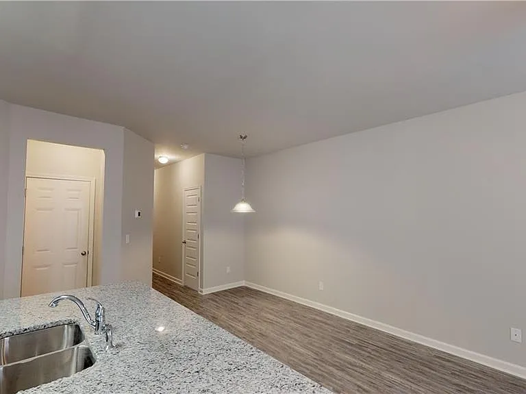 4048 Kingsbrook Blvd — Photo 5