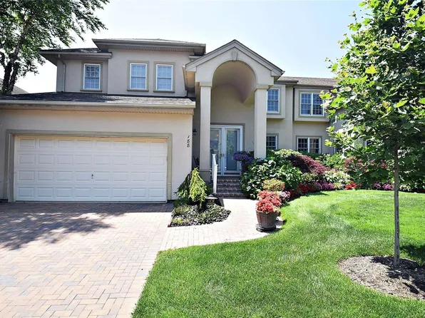 188 Montecito Crescent #188, Melville, NY 11747