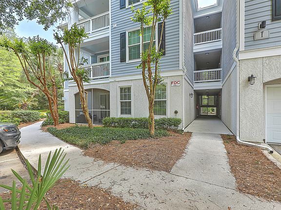 2nd image of 60 Fenwick Hall Aly APT 116
