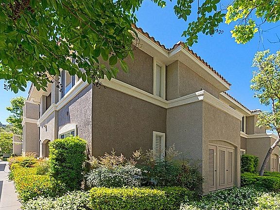3rd image of 22681 Oakgrove Unit 421