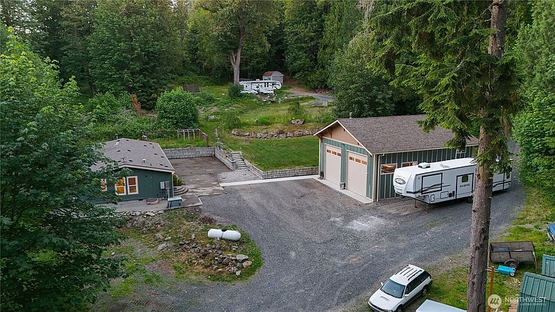 3rd image of 4454 Mosquito Lake Road