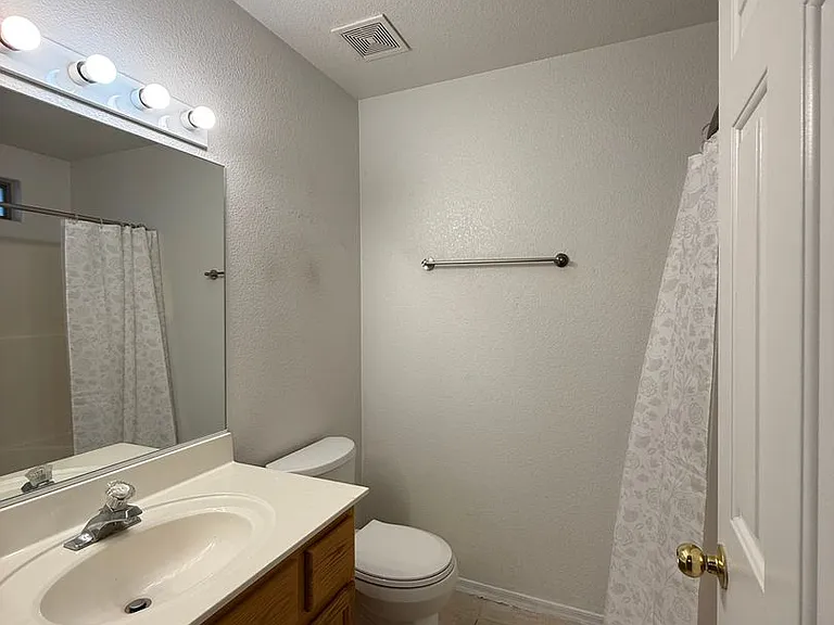 980 Joshua Tree Dr — Photo 10