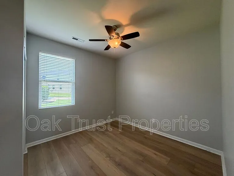 701 Greymohr Ln — Photo 9