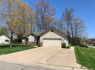 2409 Chestnut Bnd, Howell, MI 48855