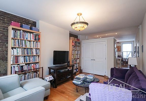 2nd image of 284 Sackett St